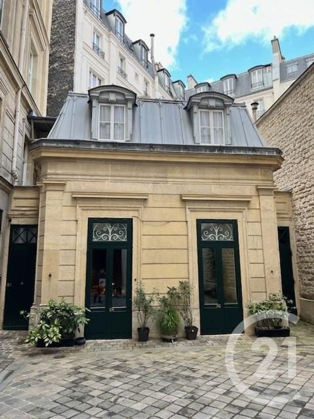  - PARIS - 